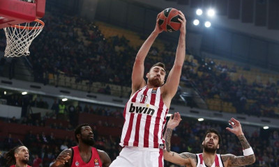 Ολυμπιακός – ΤΣΣΚΑ Μόσχας: Δεν γέμισε το ΣΕΦ, έφυγαν κι όσοι πήγαν!