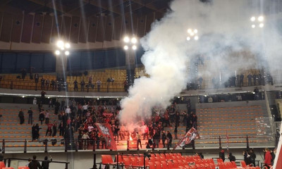 Ολυμπιακός – ΤΣΣΚΑ Μόσχας: Καπνογόνα στο ΣΕΦ (photos)