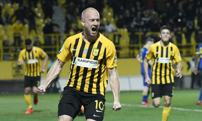 Άρης-ΑΕΚ: Το γκολ του Λάρσον έβαλε φωτιά στο ντέρμπι (photos+video)