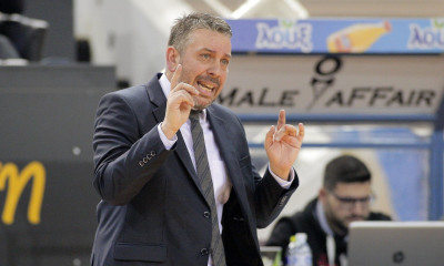 Θα το… παλέψουν για αντικαταστάτη του Τζόουνς στον ΠΑΟΚ