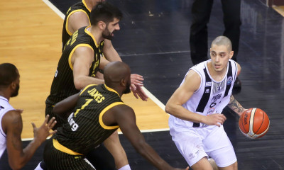 Το τρομερό buzzer beater... ελπίδας για τον ΠΑΟΚ από το Κόνιαρη (video)