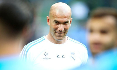 Σε απόγνωση η Ρεάλ Μαδρίτης: «Ζιζού γύρνα πίσω ή έστω τηλεφώνα»! (photos)