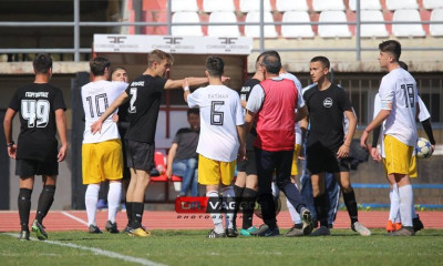 Ανελέητο ξύλο σε αγώνα σχολικού πρωταθλήματος (photos)