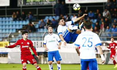 Ομάδα της Ελβετίας βλέπει παίκτη από τη Football League