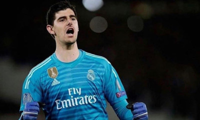 Ο Κουρτουά επιτέθηκε σε παπαράτσι!