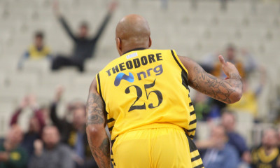 ΑΕΚ: Παρών με… ένεση ο Θίοντορ (photo)