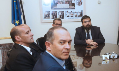 Υπουργέ, πάρτους και φύγε !