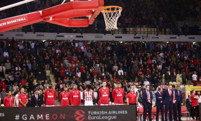 Ολυμπιακός – Μπάγερν: Τηρήθηκε η ενός λεπτού σιγή στο ΣΕΦ (video)