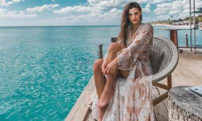 Η Χριστίνα Μπόμπα φορά μικροσκοπικό μπικίνι και τρελαίνει κόσμο!