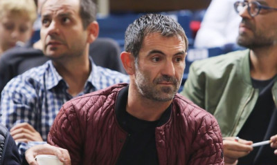 Ο Γιώργος Καραγκούνης στο «ύστατο χαίρε» στον Θανάση Γιαννακόπουλο (photo)