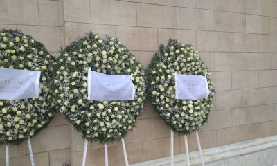 Κατέθεσαν στεφάνια για τον Θανάση Γιαννακόπουλο Αγγελόπουλοι και Σπανούλης