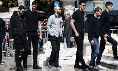 Στη Μητρόπολη για τον Θανάση Γιαννακόπουλο η ομάδα μπάσκετ του Παναθηναϊκού (video+photos)