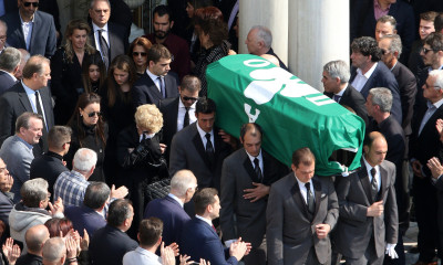 Το «ύστατο χαίρε» στον Θανάση Γιαννακόπουλο (video)