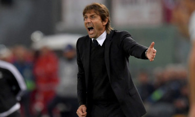 Μιλάει με Ρόμα ο Κόντε (photos)