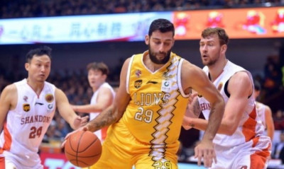 Πρόβλημα με Μπουρούση, «πονοκεφαλιάζουν» οι Λάιονς