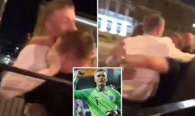 Ο Πίκφορντ έπαιξε ξύλο έξω από παμπ (vid)