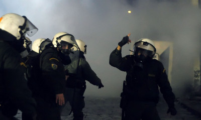 Βίντεο από τις σκληρές συμπλοκές οπαδών ΠΑΟΚ και Άρη