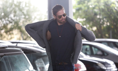 Ποια Ελευθερίου; Αυτή είναι η εντυπωσιακή ξανθιά που κυκλοφορεί ο Μπόγρης (pics)