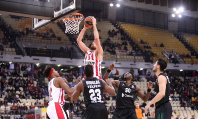 Ολυμπιακός-Νταρουσάφακα 99-74: Ξέσπασε για τον αποκλεισμό