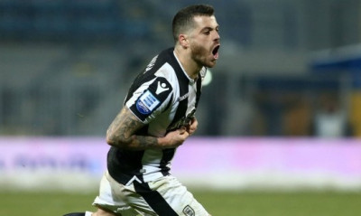 ΕΠΟΣ: Ο Βιεϊρίνια πήρε... γάντια τερματοφύλακα!  (video)