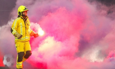 Χαμός και διακοπή στο Σταντάρ Λιέγης - Άντερλεχτ (video+photos)