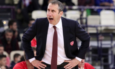 Μπλατ: «Θα ήθελα παίκτη, δεν ξέρω αν μπορούμε να βρούμε»