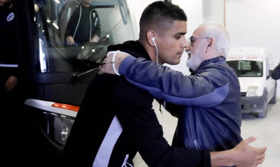 ΑΕΛ-ΠΑΟΚ: Στη Λάρισα ο Ιβάν Σαββίδης, τετ α τετ με Κούγια (photos)