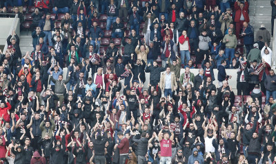 ΑΕΛ-ΠΑΟΚ: Ένταση με οπαδούς του ΠΑΟΚ που μπούκαραν στο «AEL FC Arena»!