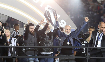 Η ιδιαίτερη κίνηση του Γ. Σαββίδη: Χάρισε το μετάλλιο του πρωταθλητή (photos)