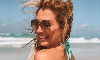 Η Κωνσταντίνα Σπυροπούλου πήγε στην παραλία και... τα πέταξε!