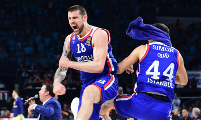 Έβλεπε το καλάθι σαν βαρέλι η Εφές! Ρεκόρ με 17 τρίποντα! (video)