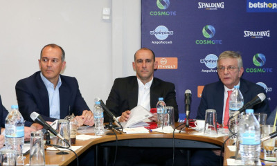 «Παιδιά, έχω διπλοπαρκάρει»