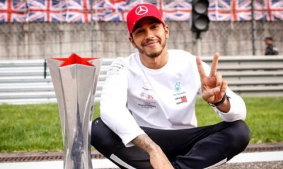 Η κιτς εμφάνιση του Χάμιλτον στο Met Gala! (pic)