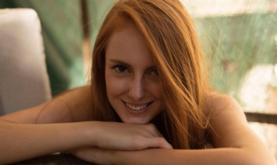 Δείτε με ποιον ποδοσφαιριστή είναι ζευγάρι η Σοφία Ζαχαριάδου από το GNTM (pics)