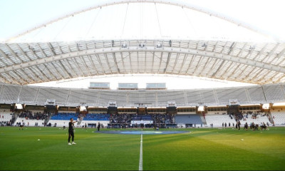 ΠΑΟΚ – ΑΕΚ: «Νάτοι οι πρωταθλητές» και «κλέφτες» στην είσοδο των ομάδων! (videos)