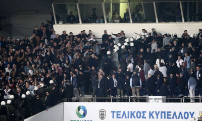 Απίστευτο! «Καιγόταν» το σύμπαν στο ΠΑΟΚ – ΑΕΚ και ο αστυνομικός κοιμήθηκε! (photo)