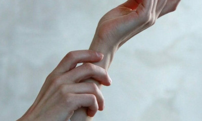 Δες γιατί δεν πρέπει να καλύπτεις τον καρπό σου στα ραντεβού!