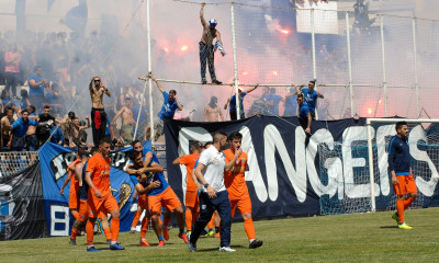 Χαμός στα αποδυτήρια του Ιωνικού για την άνοδο (photos+video)