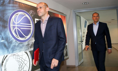 Mundo Deportivo: «Η κρίση στον Ολυμπιακό και η διαμάχη στην οικογένεια Αγγελόπουλου» (photos)