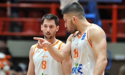 Κασελάκης: «Βάλτε νερό στο κρασί σας, το μπάσκετ είναι το εθνικό μας σπορ»