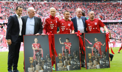 Μπάγερν Μονάχου: Συγκίνηση και αποθέωση στο αντίο των Ριμπερί, Ρόμπεν, Ραφίνια (photos+videos)