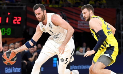 Ξέσπασαν οι παίκτες μετά τον τραυματισμό του Γκριν: «Δεν θα έπρεπε να παίζουμε αυτά τα ανόητα ματς»