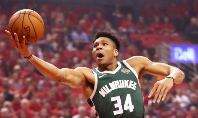 Τορόντο Ράπτορς-Μιλγουόκι Μπακς 118-112 : «Λύγισε» στην παράταση ο Γιάννης (video+photos)