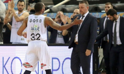 Παπαθεοδώρου: «Τελειώσαμε όπως είχαμε υποσχεθεί, όρθιοι μέσα στο γήπεδο»