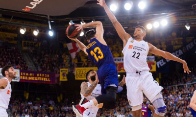 Ο Τόμπκινς αστόχησε σε... κενή εστία κι η Μπαρτσελόνα έμεινε «ζωντανή»! (video)