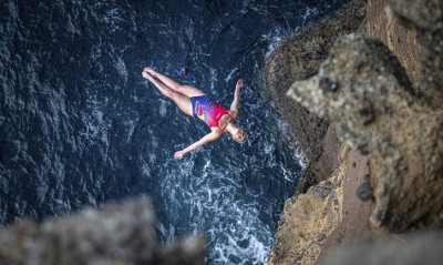 Εντυπωσιακές εικόνες από το πρωτάθλημα cliff diving