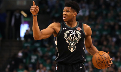 NBA: Με την… Ακρόπολη πάνω του ο Αντετοκούνμπο (photos)