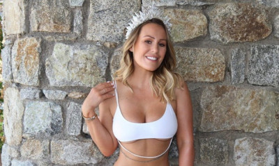 Ξεσάλωσε στο μπάτσελορ της στη Μύκονο η μέλλουσα κυρία Φέρντιναντ (pics)