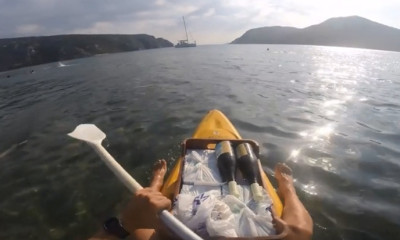 Στην Χαλκιδική κάνουν ντελίβερι με... κανό