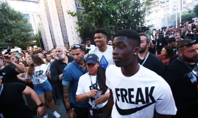 Γιάννης Αντετοκούνμπο: Γύρισε στα Σεπόλια που… βούλιαξαν και τον αποθέωσαν! (photos+videos)